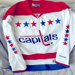 Official Washington Capitals Women’s Jersey (L)